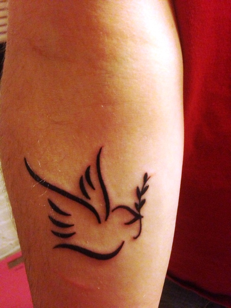 10 Impressive And Peaceful Dove Tattoo Designs For Women Flawssy