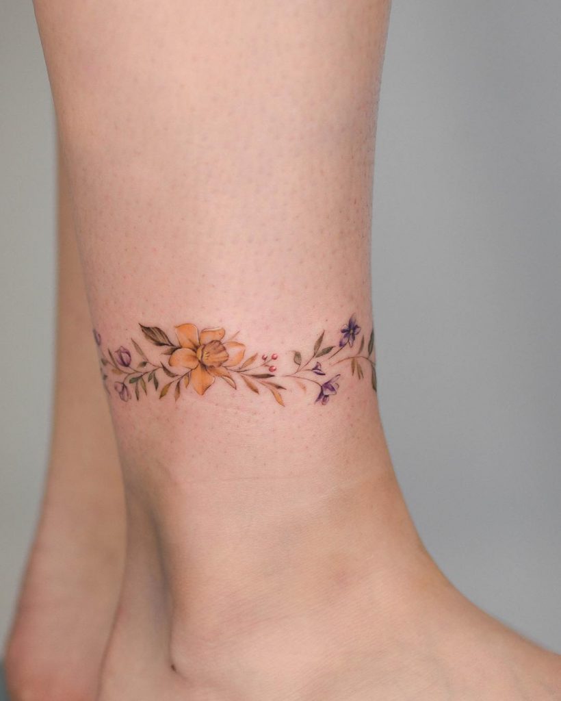 13 Anklet Tattoo Ideas To Inspire You