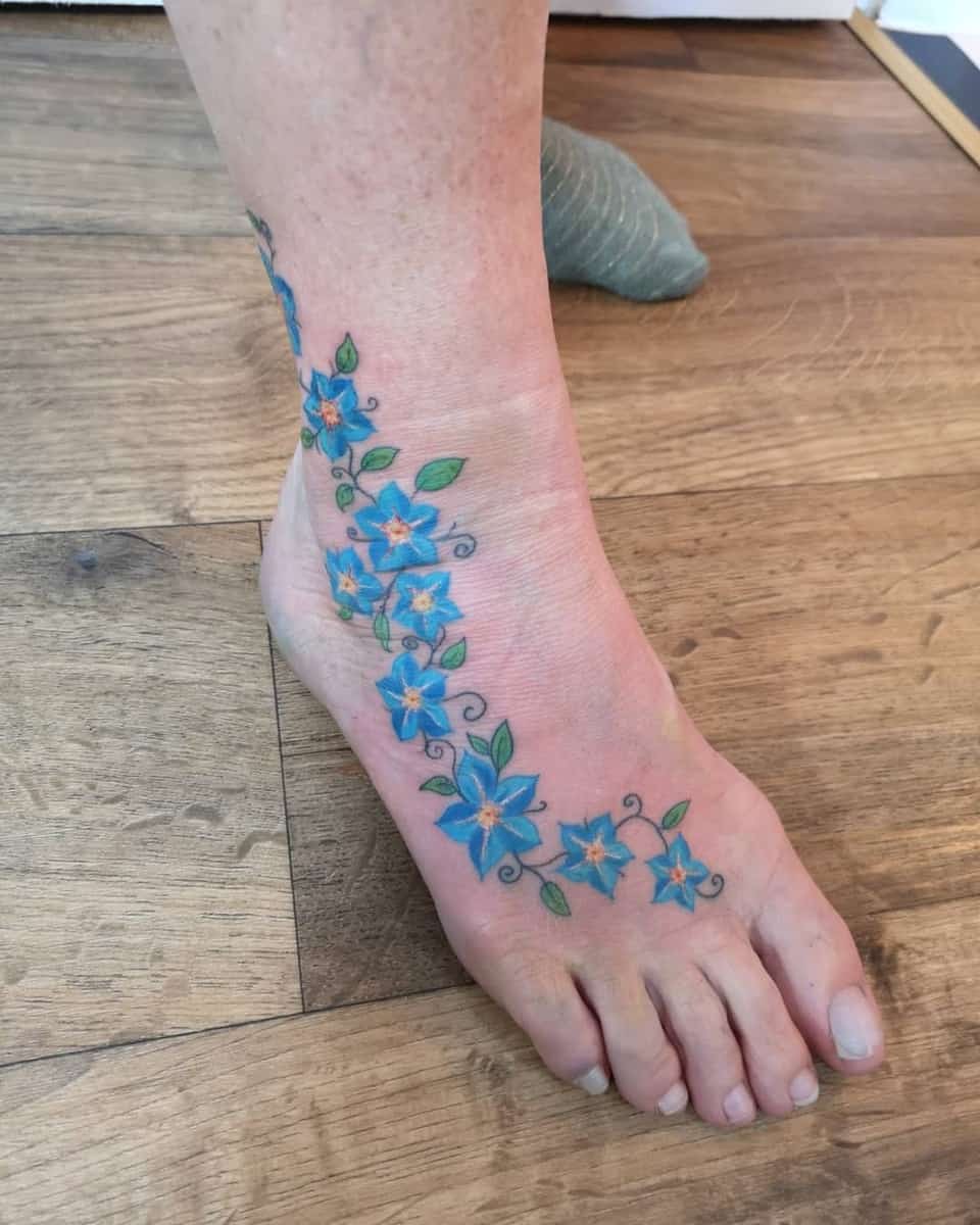 20 Stunning Small Tattoos Ideas For Girls Feet Tattoos For Women Flowers Foot Tattoos Girls