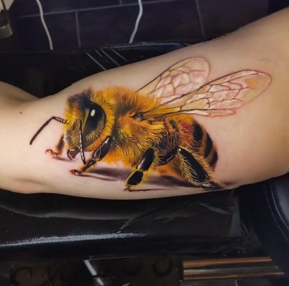 22 Queen Bee Tattoo Design Ideas Queen Bee Tattoo Bee Tattoo Tattoo Designs