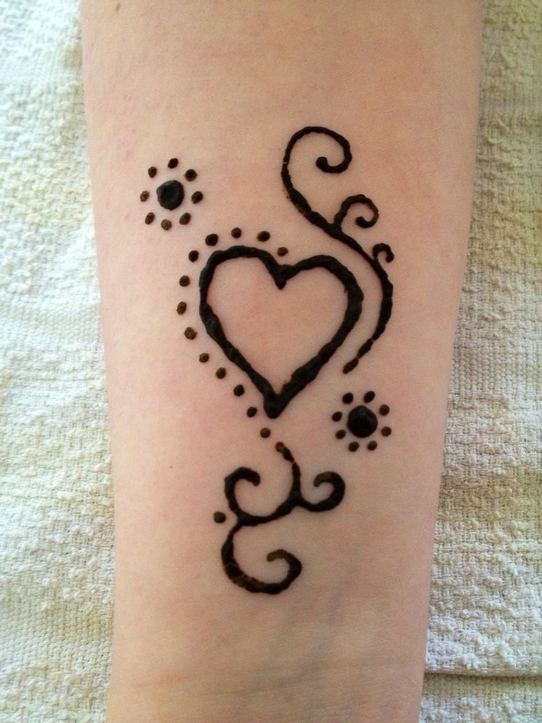 36 Henna Tattoo Heart Ideas Henna Tattoo Henna Henna Tattoo Designs