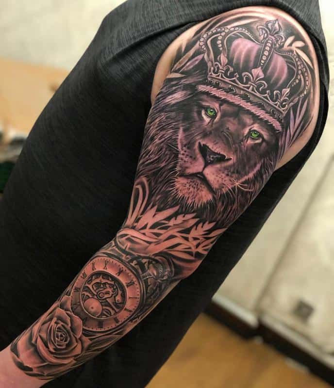 40 Powerful Lion With Crown Tattoo 2021 Meanings And Design Ideas