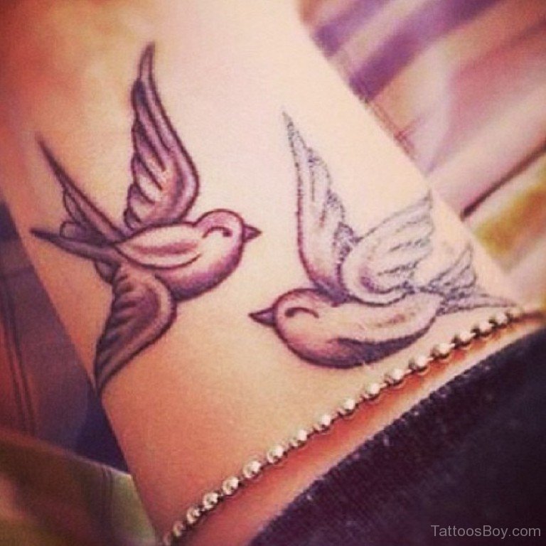 7 Beautiful Dove Tattoo Designs and Their Meanings