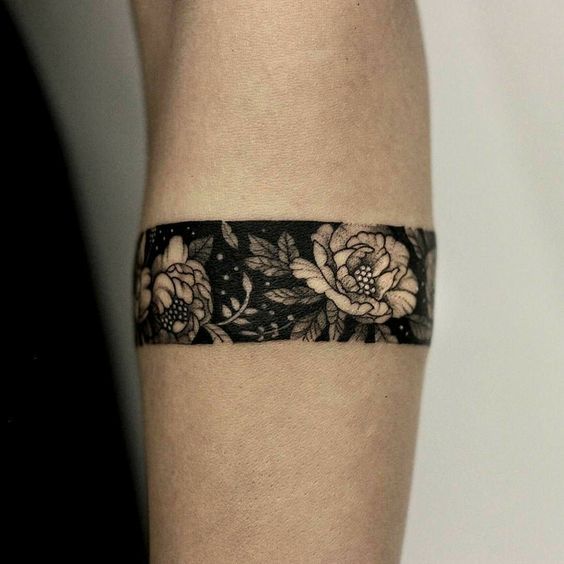 Black Ink Shaded Guys Armband Tattoo Design Inspiration Men Henna