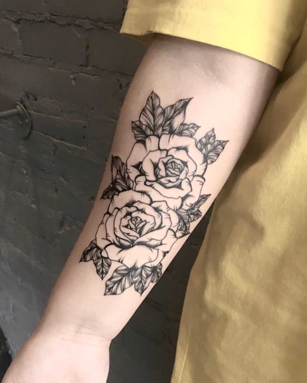 Black Roses Tattoo