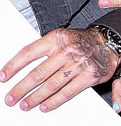 Check Out Liam Payne S Number 4 Ring Finger Tattoo Popstartats