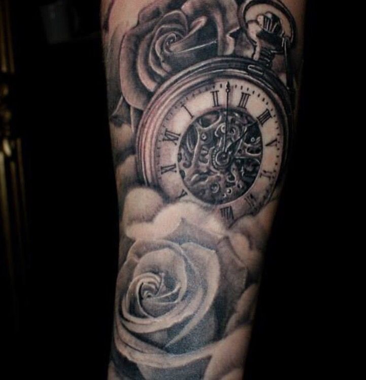 Clock Tattoo Designs to Mark Your Time Forever