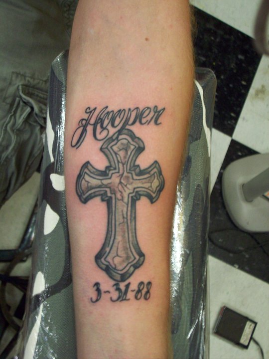 7 Meaningful Cross Tattoo Designs for Your Forearm