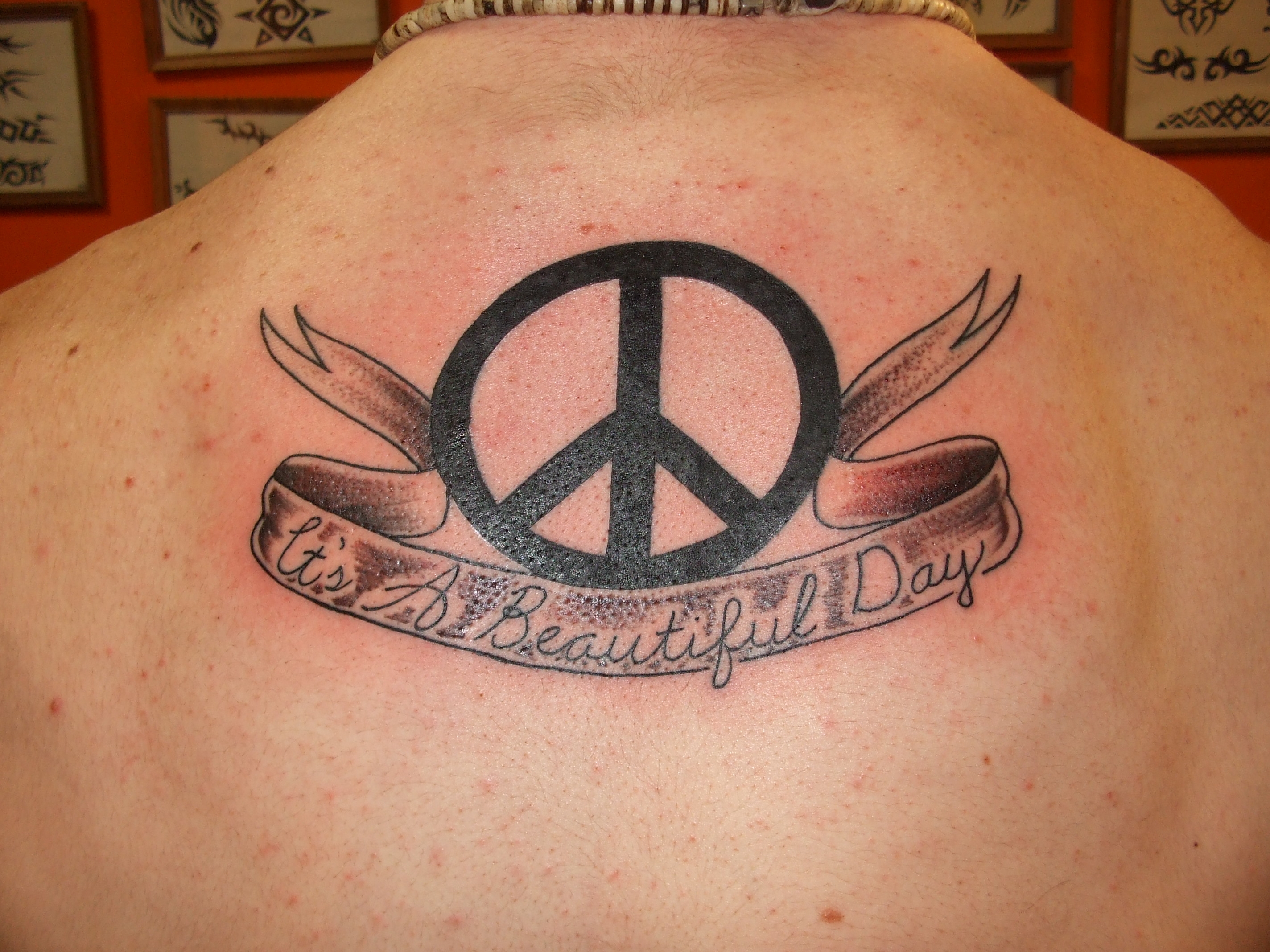 Fotos Peace Sign Tattoos