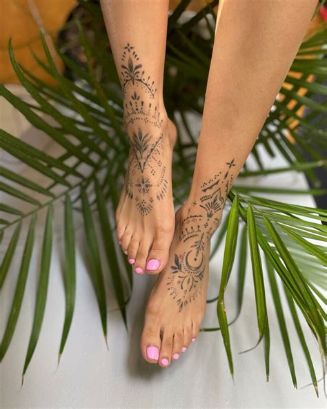 7 Pretty Foot Tattoo Ideas for Girls