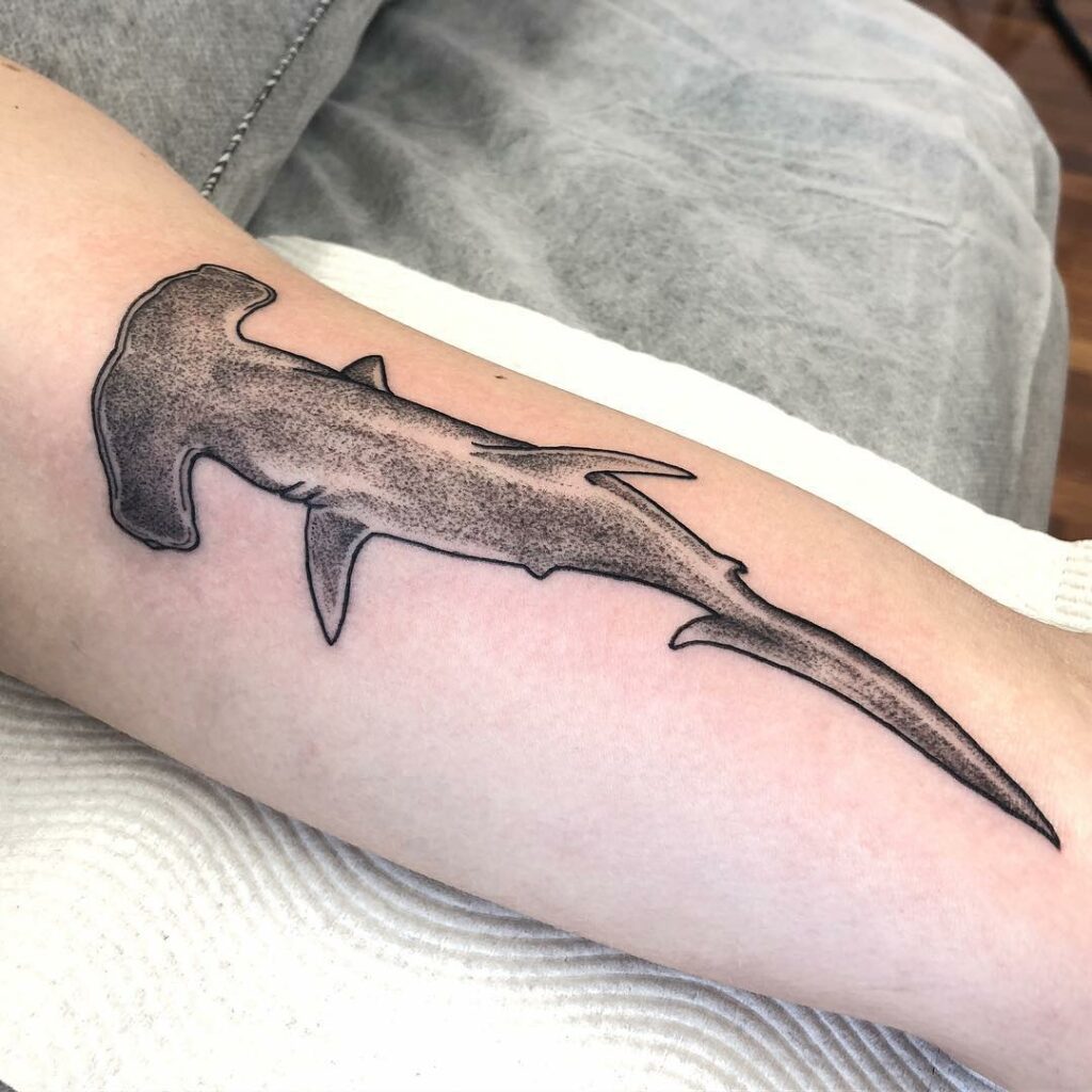 Hammerhead Shark With Dive Flag Tattoo Balamink Shark Tattoos