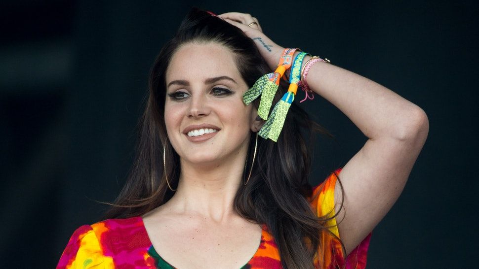 Les Tatouages De Lana Del Rey Et Leurs Significations Pfcona