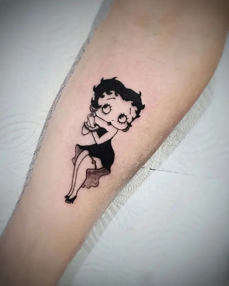 Napriek Vodi Vysporiada Sa Pin Up Style Tattoo Uvid Me Sa Zajtra Amp N King Lear