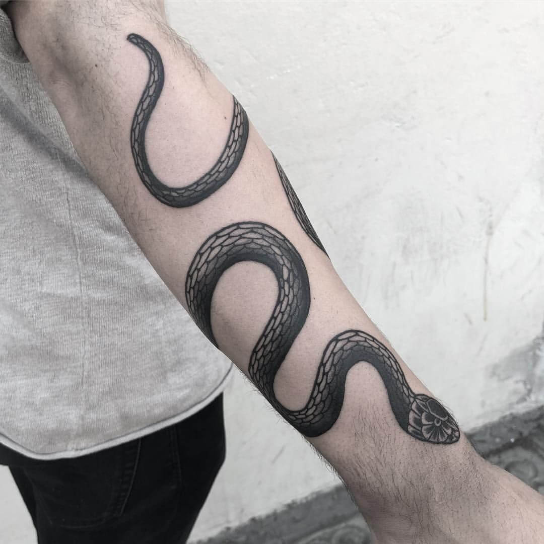 Red Forearm Snake Wrapped Around Arm Tattoo 194967 Gambarsaenjc