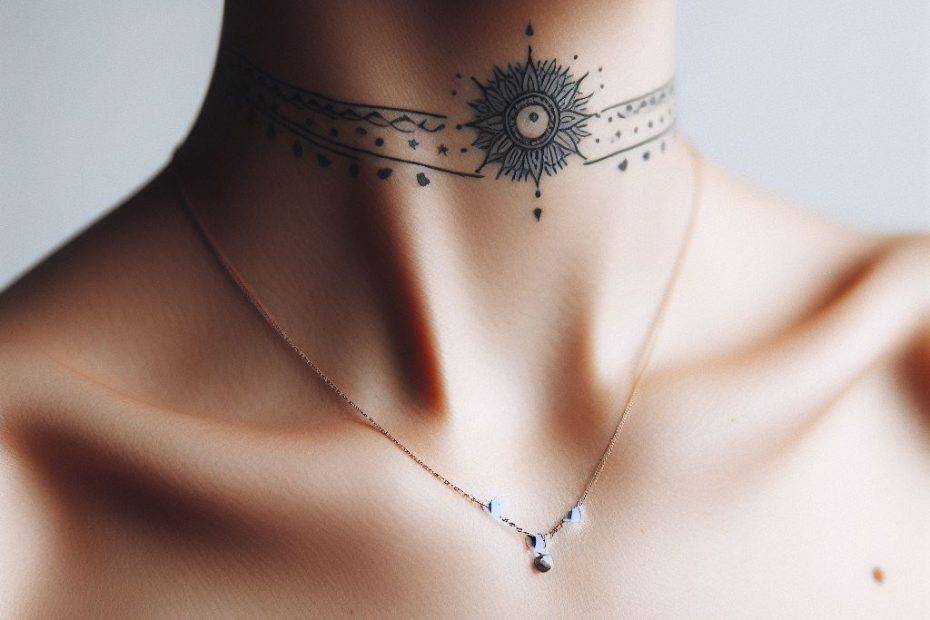 7 Rose Necklace Tattoo Ideas to Adorn Your Skin