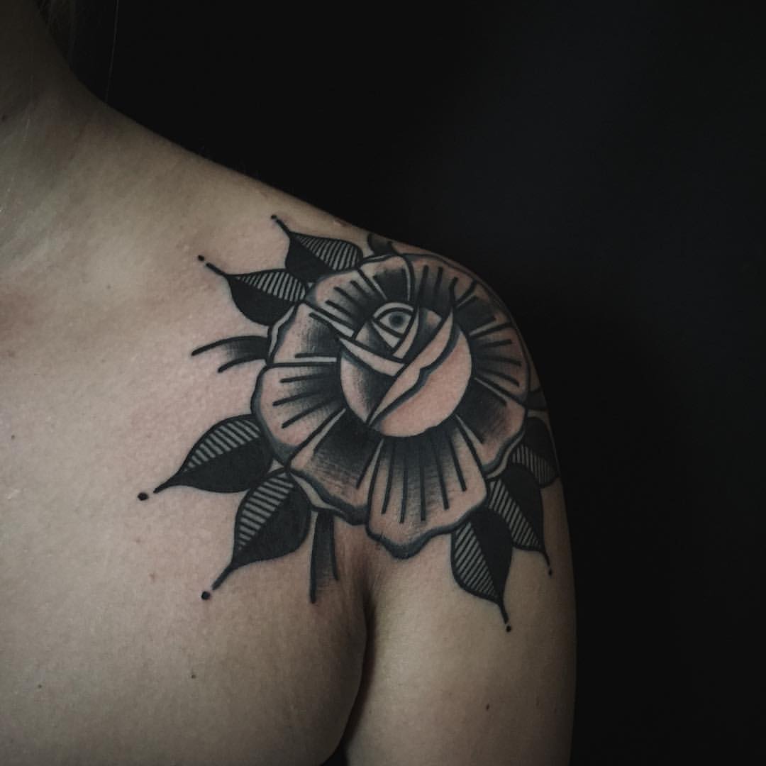 7 Rose Shoulder Tattoo Ideas to Inspire You