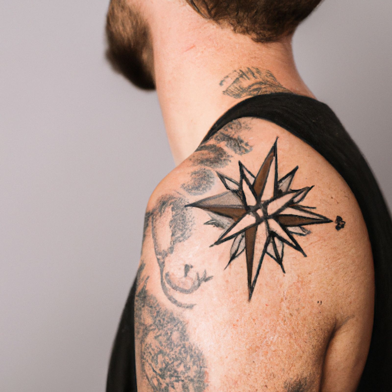 Share More Than 68 Shoulder Compass Tattoo Best Vova Edu Vn