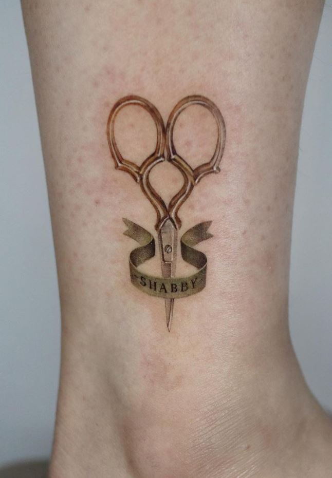 5 Tiny Scissors Tattoo Designs to Inspire You