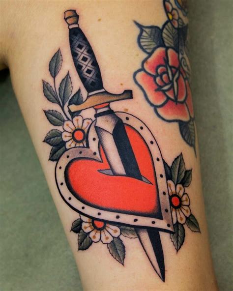 5 Meaningful Tattoo Heart Dagger Designs