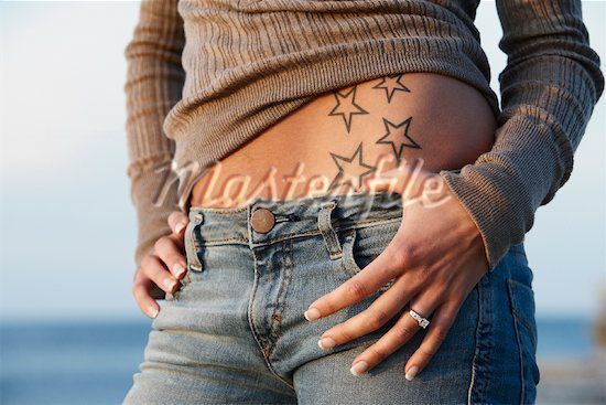 5 Beautiful Tattoo Ideas for Your Lower Stomach