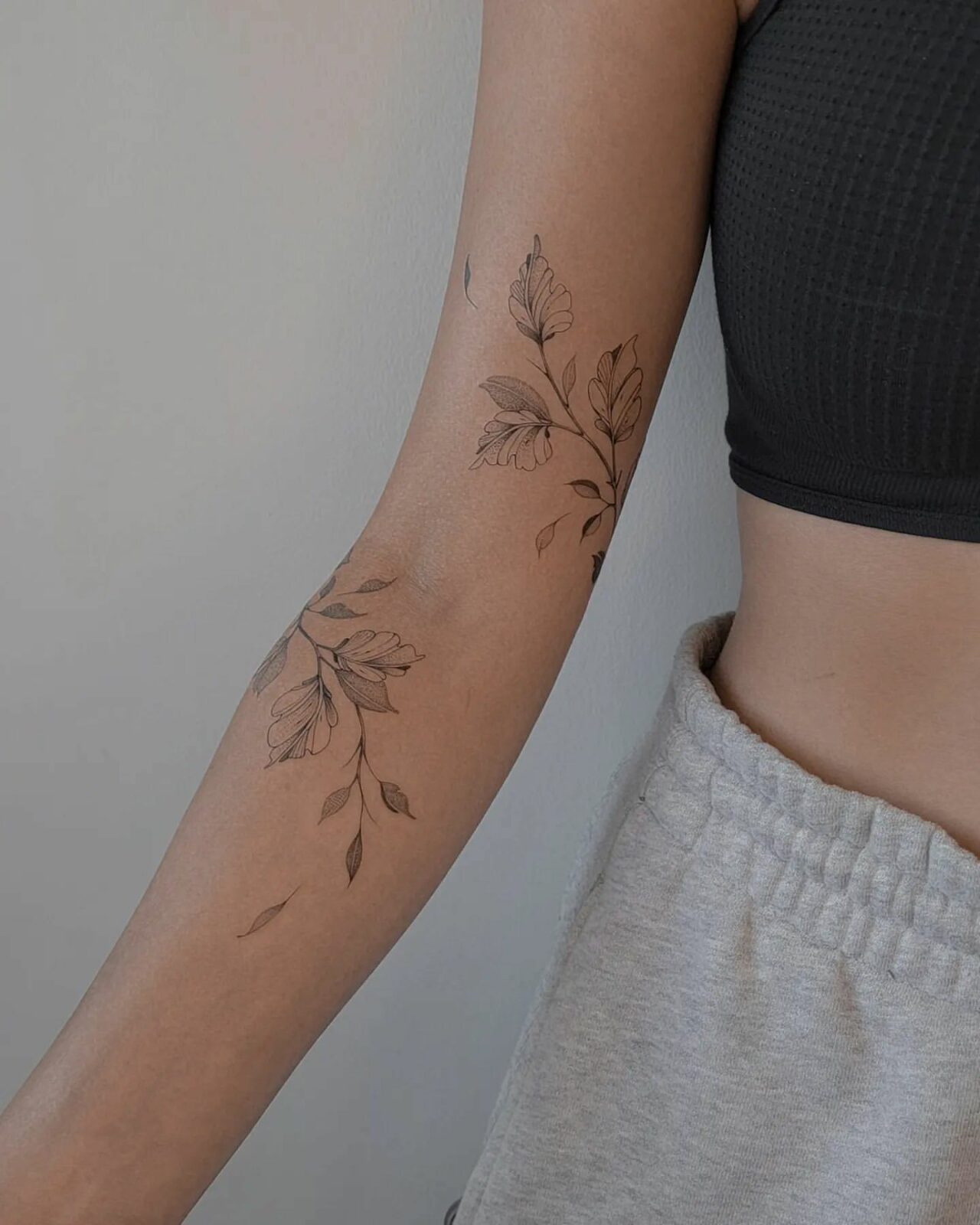 Unique Tattoo Ideas For Your First Tattoo Arm Tattoo Leaves Unique