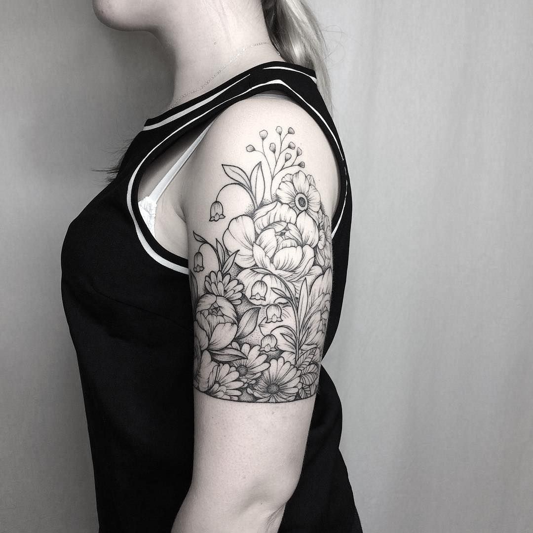 7 Stunning Women's Quarter Sleeve Tattoo Ideas